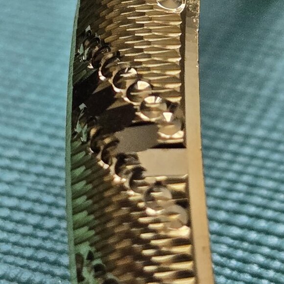 21k Gold Bangle - Picture 4 of 16